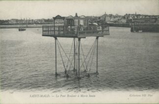 Saint Malo 197 Le pont roulant à marée haute