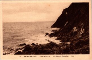 135 SAINT-BRIEUC Port-Martin La Roche Percée