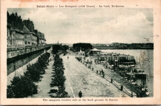 Saint-Malo les remparts côté ouest au fond Saint Servan