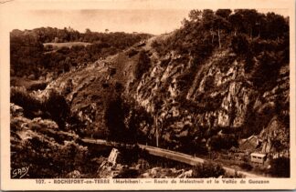 107 Rochefort-en-Terre Route de malestroit et la Vallée de Gueuzon