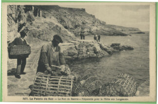 3277 La Pointe du Raz le Port de Bestrée Préparatifs Pour la Pêche aux langoustes