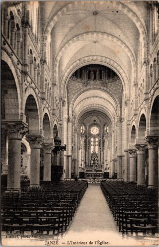 Janzé l'intérieur de l'église