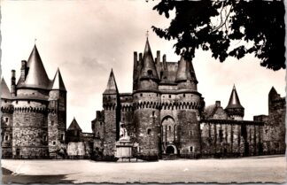6113 Vitré le château forteresse moyenâgeuse du XIVe siècle