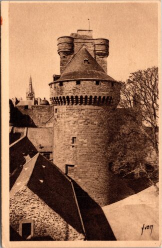 16 Saint-Malo le Donjon du Château