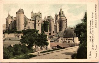 Vitré le Chateau vue prise de la Route de Rennes