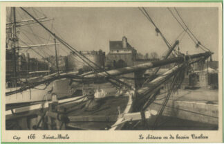 Saint-Malo 166 le château vu du bassin Vauban