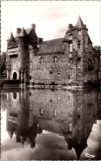 Paimpont 28 Château de Trécesson
