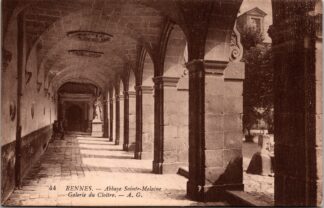 44 Rennes Abbaye Sainte-Melaine galerie du Cloître