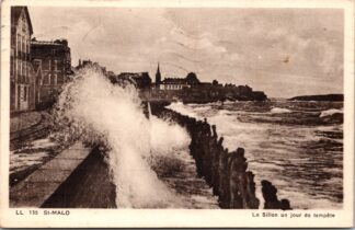 135 Saint-Malo le sillon un jour de tempête