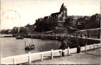 62 Le Tréport le port et l'eglise saint jacques