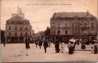 3913 Vannes la Poste et la place de la halle Aux Grains