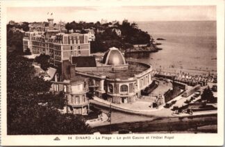 84 Dinard la plage le petit Casino et L’hôtel Royal