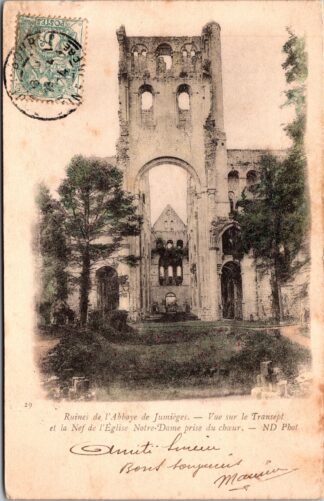 29 Ruines De l'abbaye de Jumièges vue sur le transept et la nef de l'église