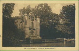 23 Chantilly Pavillon de la Reine blanche.